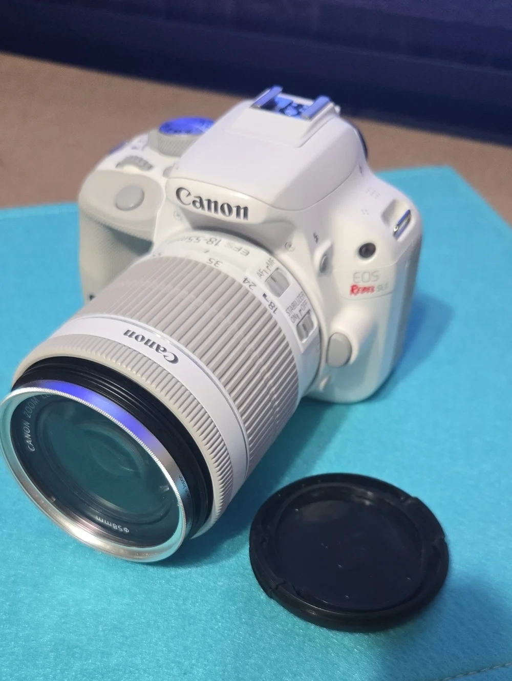 Canon White EOS Rebel SL1 DSLR with White Zoom Lens No Charger